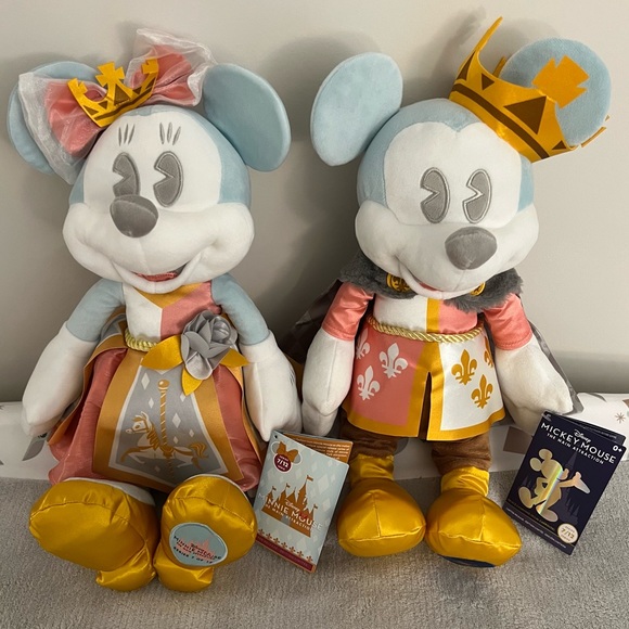Disney Main Attraction Series 7/12 Carousel Ride Minnie & Mickey Mouse Plush LE - Picture 1 of 16